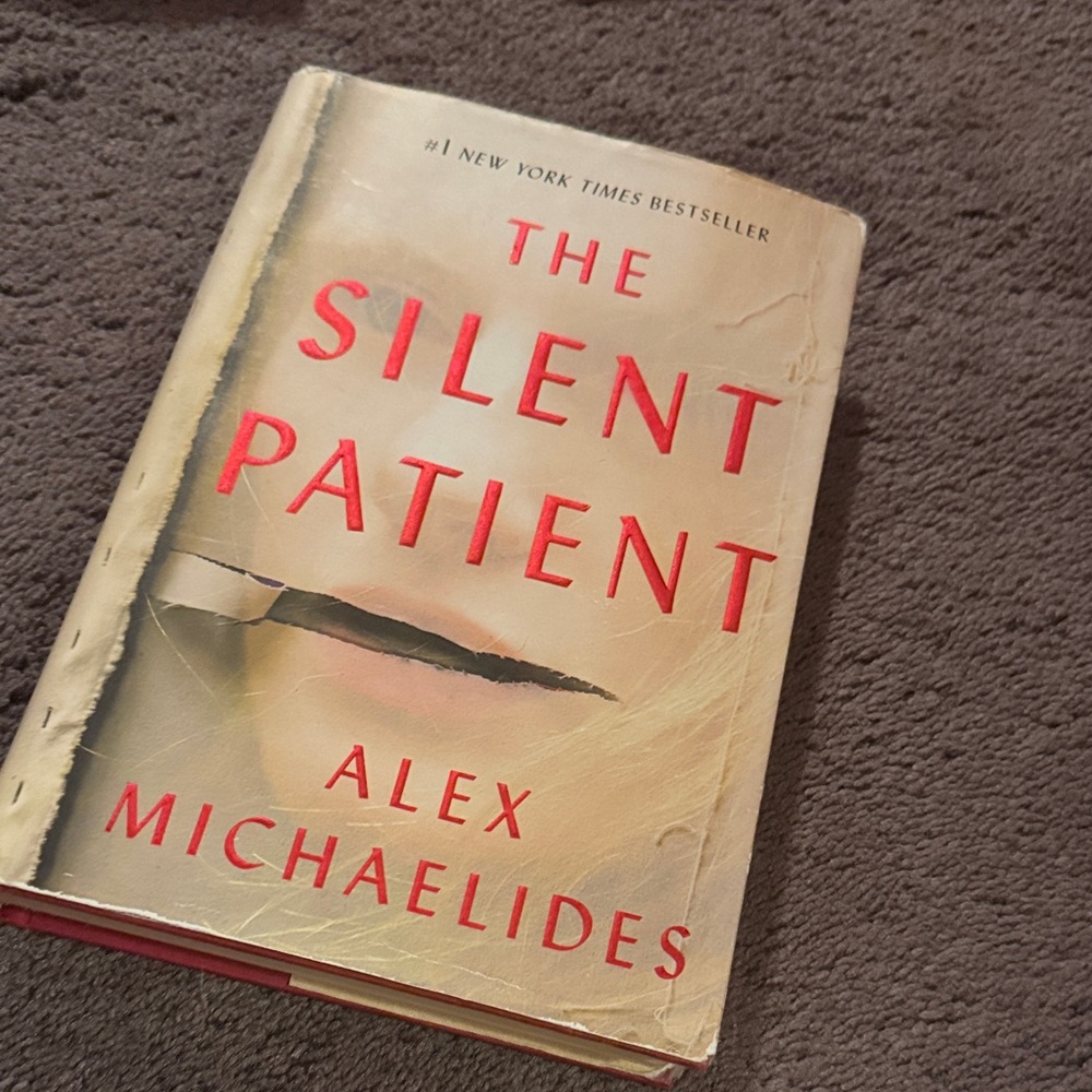 The Silent Patient — Beige Cover with Red Title Accents